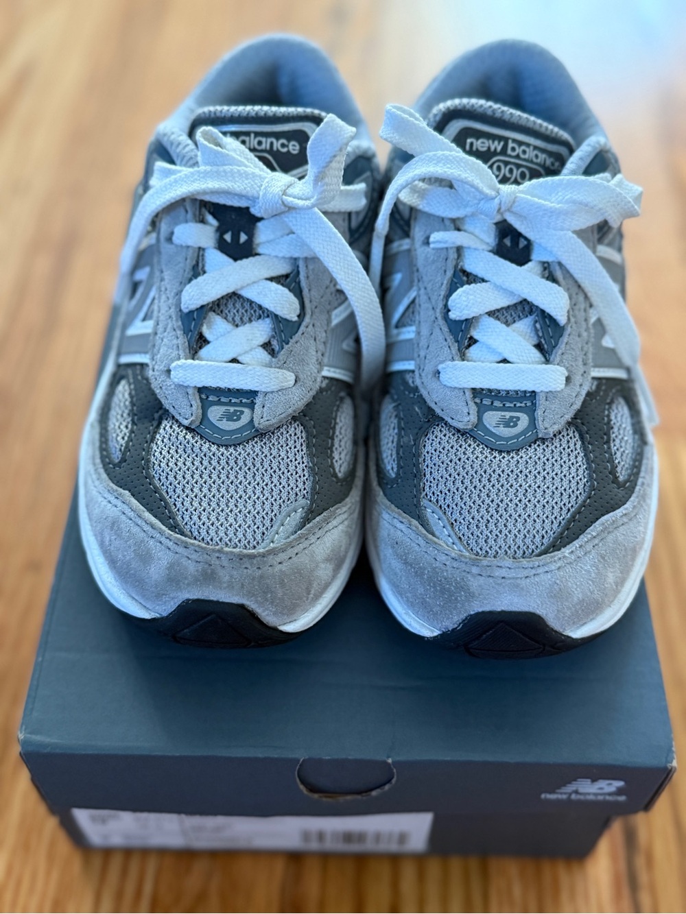New Balance 990v